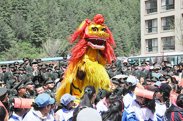 象征吉祥如意的中国传统舞狮