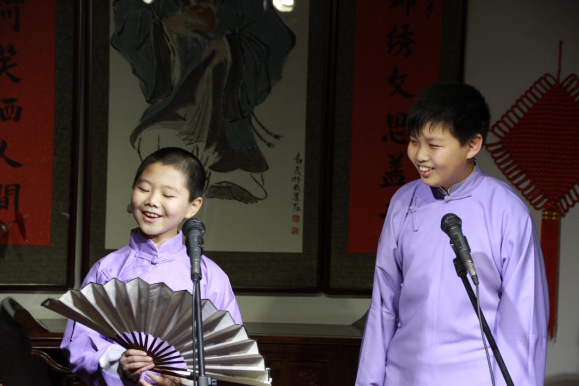 赵浩冉、邢培洋表演节目