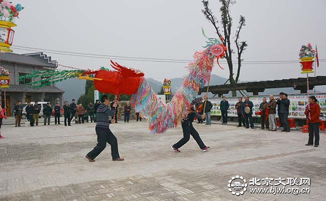 郧县民间艺术表演郧阳凤凰灯舞