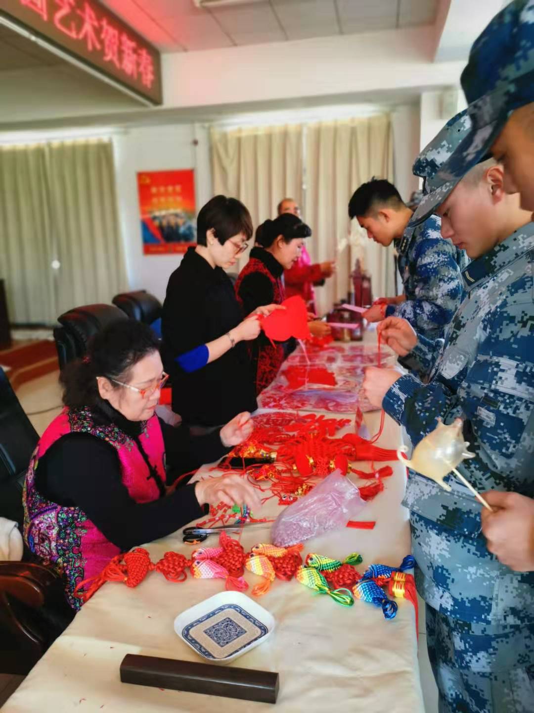 市民间文艺家协会秘书长史燕明亲自送祝福