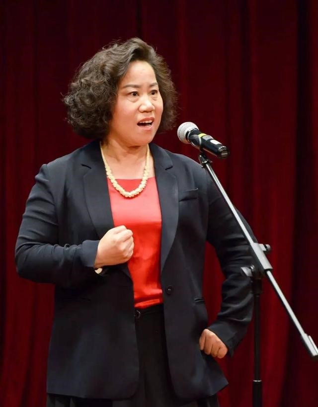 杨兰英演唱京剧《红灯记》选段《仇恨入心要发芽》