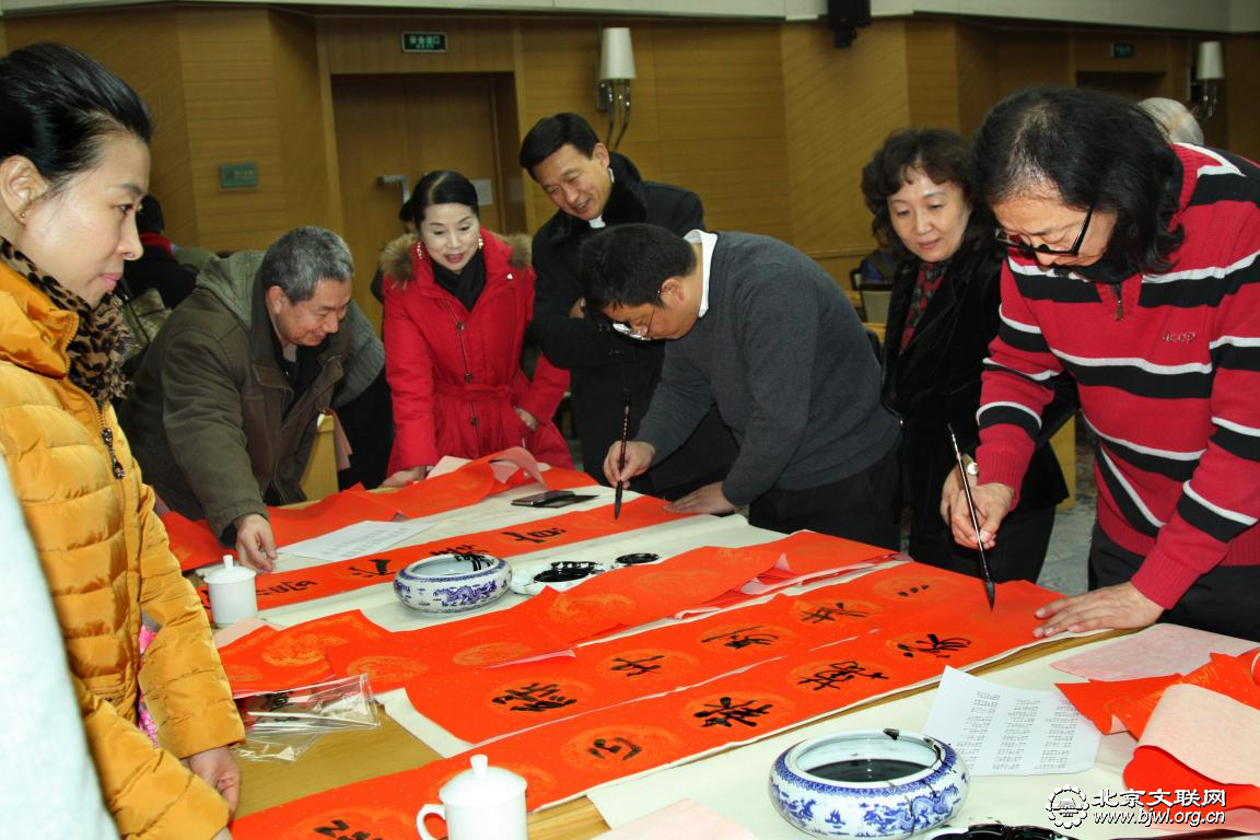 朝阳区开展“翰墨朝阳”书法家进社区活动 孙玉芬 摄