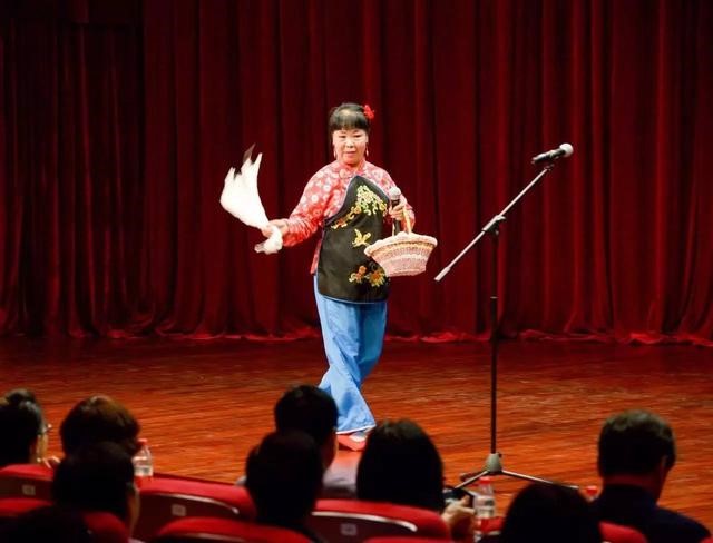 王惠芸表演评剧《刘巧儿》选段《小桥》