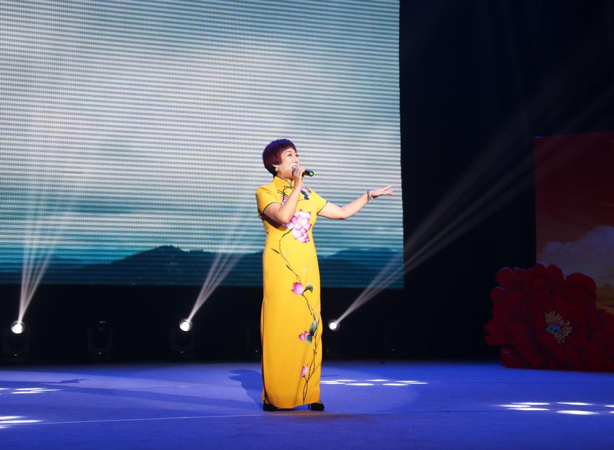 鼓曲歌《放飞中国梦》《春之韵》   表演：王淑玲
