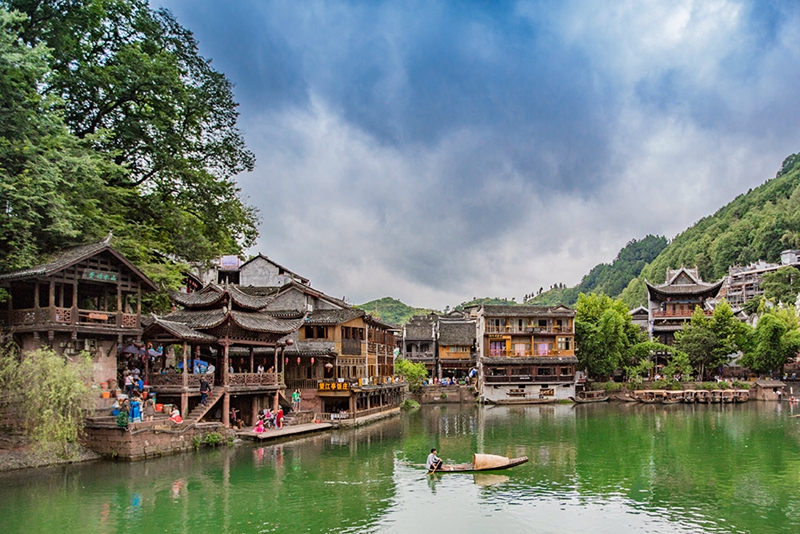 青山绿水就是金山银山 张谦 摄