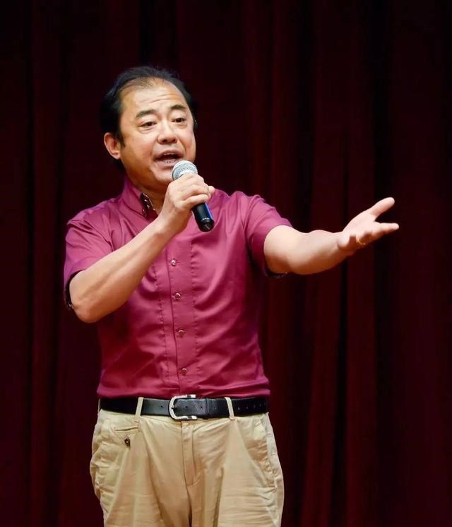 奚啟顺表演评剧《红色联络站》选段《三月里来三月三》